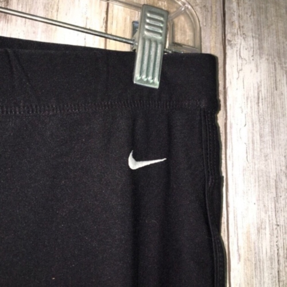 Nike Black Cropped Pants - Picture 5 of 5